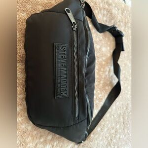 Black crossbody fanny pack Steve Madden